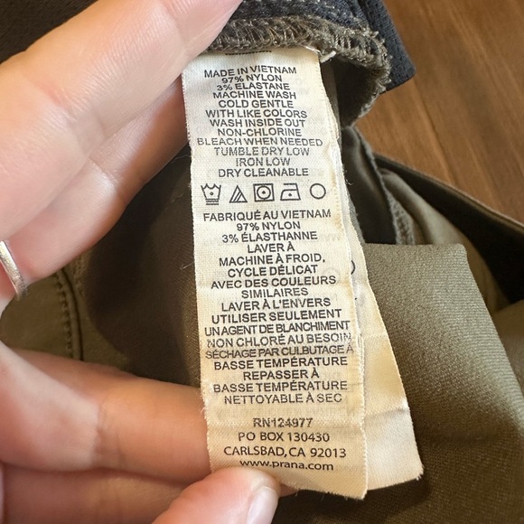 prAna Women's Briann Pant size 6
W4317TL08
Green
32” inseam - Picture 3 of 9